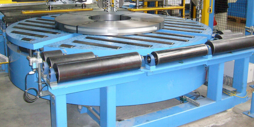 Zentriertisch Zentriertisch, Rollgang, Rollentisch, Rollenförderer, Coilzentrierung, roller conveyor, coil zentrierung