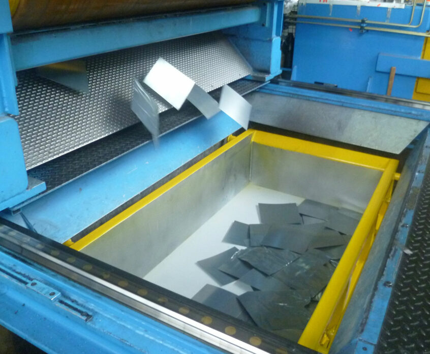 scrapbox Schrottbox, Schrottbehälter, Schrottkübel, scrap box, scrap cart, Fahrwagen, Schrottbox mit Doppelbodenklappen